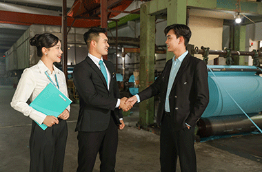 Hỗ trợ doanh nghiệp dệt may tiếp cận vốn lãi suất từ 2,35%/năm