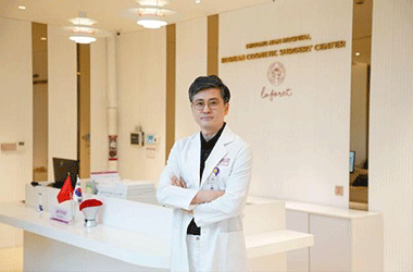 TS.BS Lee Doo Yang: Yếu tố thành công của ngành làm đẹp Hàn Quốc