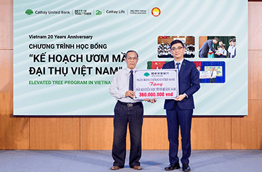 Trao học bổng 'ươm mầm đại thụ' cho học sinh vượt khó tại Quảng Nam