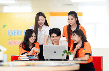 HUTECH công bố học phí khóa 2026 ổn định toàn khóa, học bổng đến 100% học phí