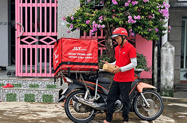 Những chuyến hàng nối nhịp yêu thương