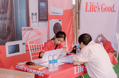 LG sửa chữa thiết bị hư hỏng sau mưa lũ tại miền Trung