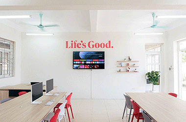 LG đưa công nghệ vào không gian học tập cho học sinh Thái Nguyên