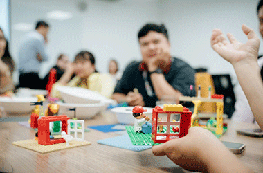 Chơi mà học với LEGO Serious Play