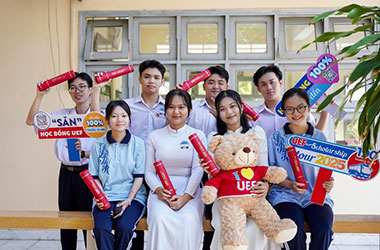 Học sinh Tây Nam Bộ nhận học bổng lên đến 100% từ UEF