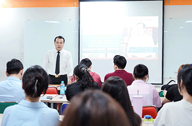 UEF đào tạo thạc sĩ Marketing thực tiễn, gắn với xu thế chuyển đổi số