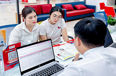 UEF song hành cùng thí sinh đặt nguyện vọng 1