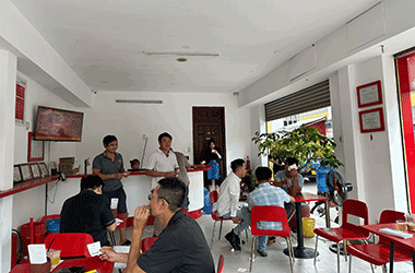 Tết càng gần, điểm bán vé số Vietlott càng đông