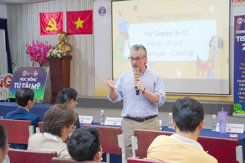 TIS trao học bổng tú tài Mỹ với tổng trị giá hơn 2 tỉ đồng
