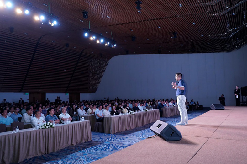 giúp CEO thiết lập cách doanh nghiệp vận hành trong kỷ nguyên AI