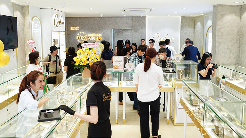 Cashion đưa trang sức kim cương đến gần hơn với bạn trẻ