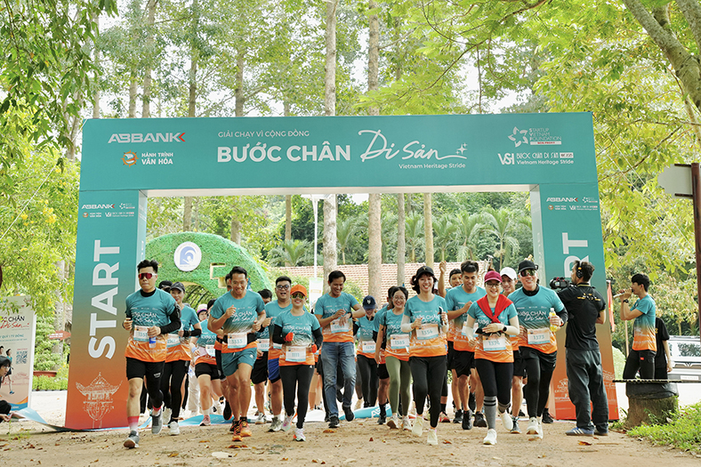 Bước chân di sản: giải chạy gây quỹ bảo tồn làng nghề Việt