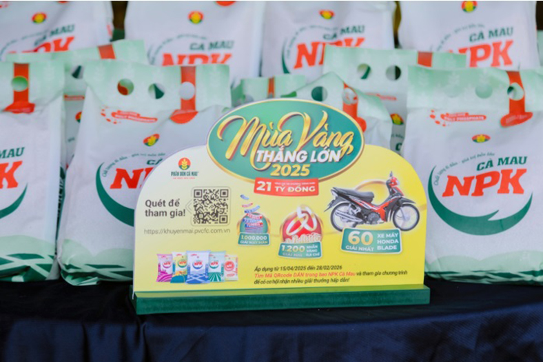 Bà con nông dân hào hứng tham gia chương trình Mùa Vàng Thắng Lớn 2025
