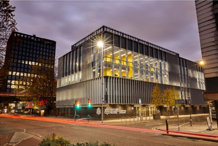 BUV đưa chương trình đào tạo từ đại học 200 năm ở Manchester về Việt Nam