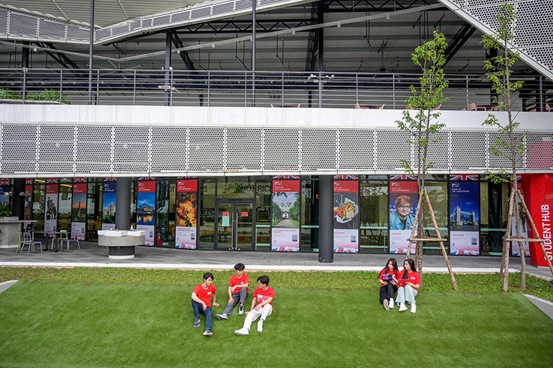 BUV đưa chương trình đào tạo từ đại học 200 năm ở Manchester về Việt Nam