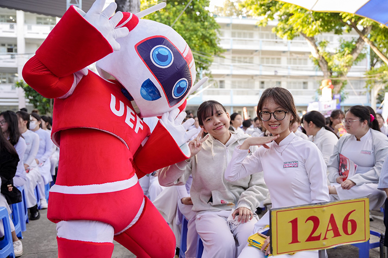 UEF cùng gen Z chọn ngành trong kỷ nguyên AI và xét học bổng sớm