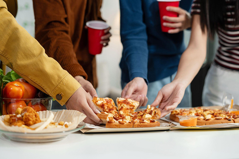 Hết cảnh '9 người 10 ý', ShopeeFood khao tiệc liên hoan dịp 20-11 mượt mà