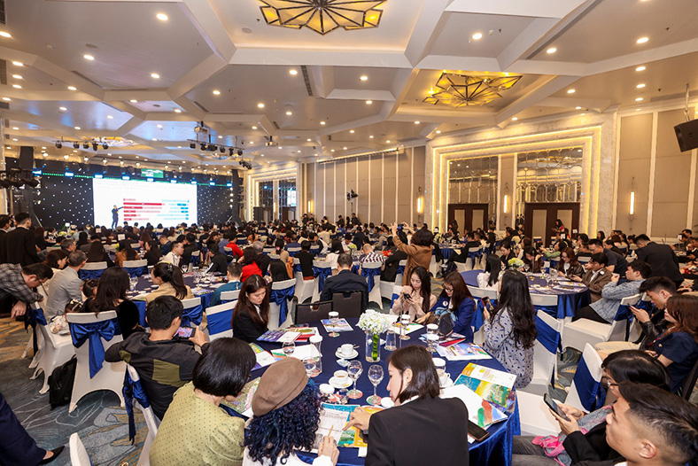 Izumi Canaria ghi điểm nhờ phong cách sống nghỉ dưỡng ven sông