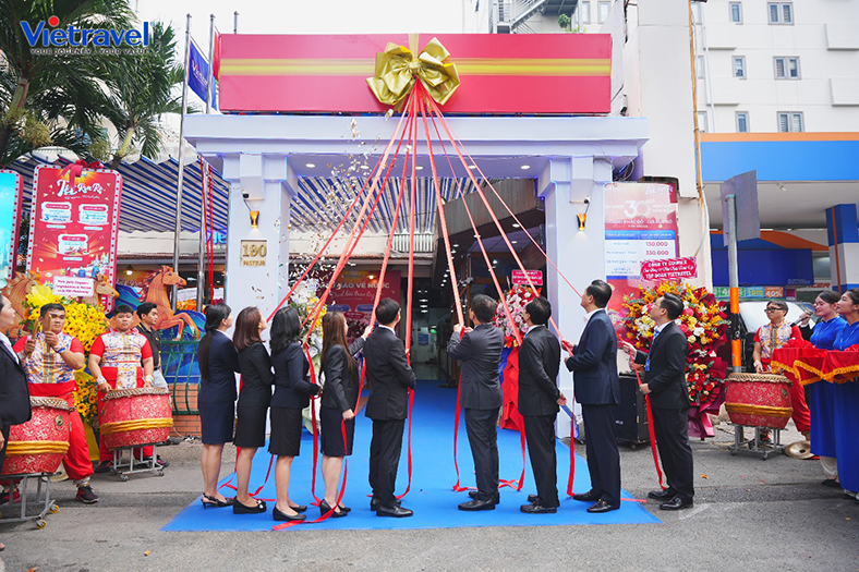 Vietravel ra mắt nhận diện thương hiệu mới, đánh dấu 30 năm phát triển