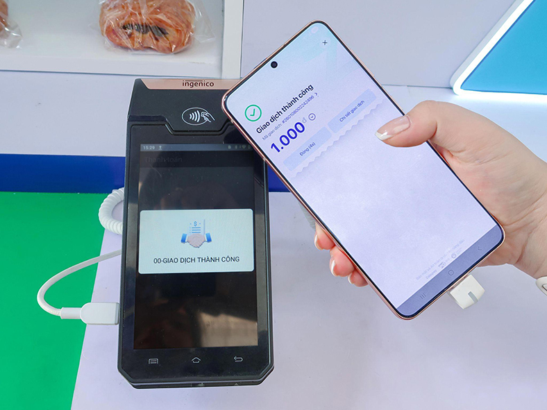 Zalopay tiên phong triển khai Thanh Toán Chạm tại các điểm thanh toán thẻ