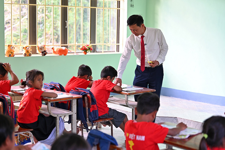 Khát vọng học tập giữa núi rừng Trường Sơn