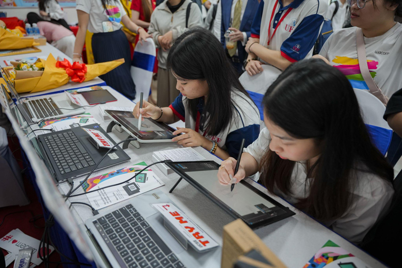 Thí sinh có cơ hội nhận học bổng sớm ngành công nghệ thông tin UEF