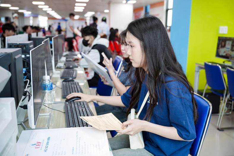 Thí sinh đăng ký kỳ thi V-SAT năm 2026 để mở rộng cơ hội vào đại học