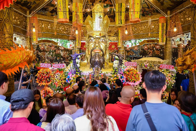 Suối Tiên tặng 10.000 phần gạo lộc cho du khách dịp Giỗ Tổ