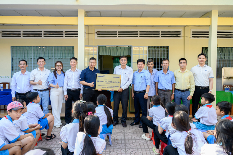 Khi người thợ sơn lan tỏa sắc màu cộng đồng