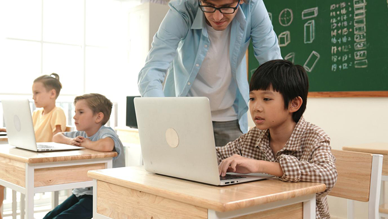 AI vào lớp học: cần giữ tư duy độc lập cho trẻ