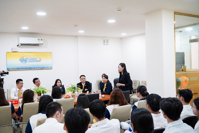 Nhiều thí sinh sớm chọn xét học bạ vào trường đại học song ngữ
