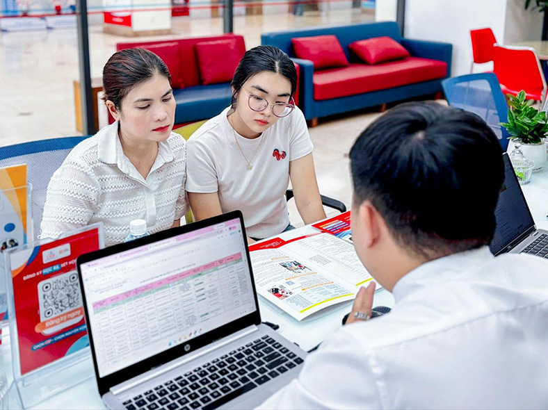 UEF song hành cùng thí sinh đặt nguyện vọng 1