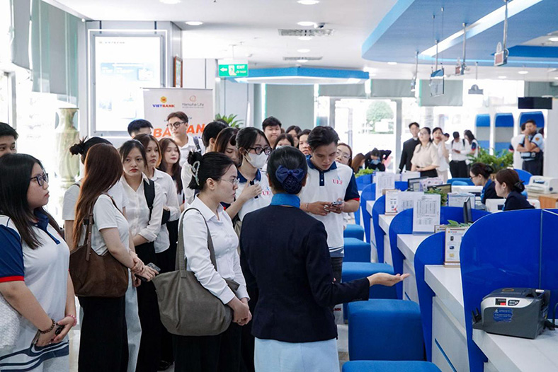 UEF song hành cùng thí sinh đặt nguyện vọng 1