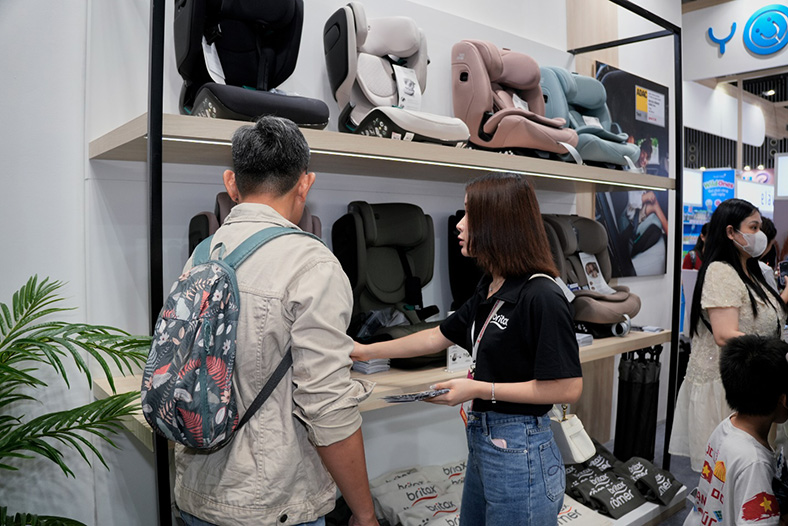 Ghế ô tô trẻ em Britax Romer của Đức xuất hiện tại Vietbaby Fair 2026