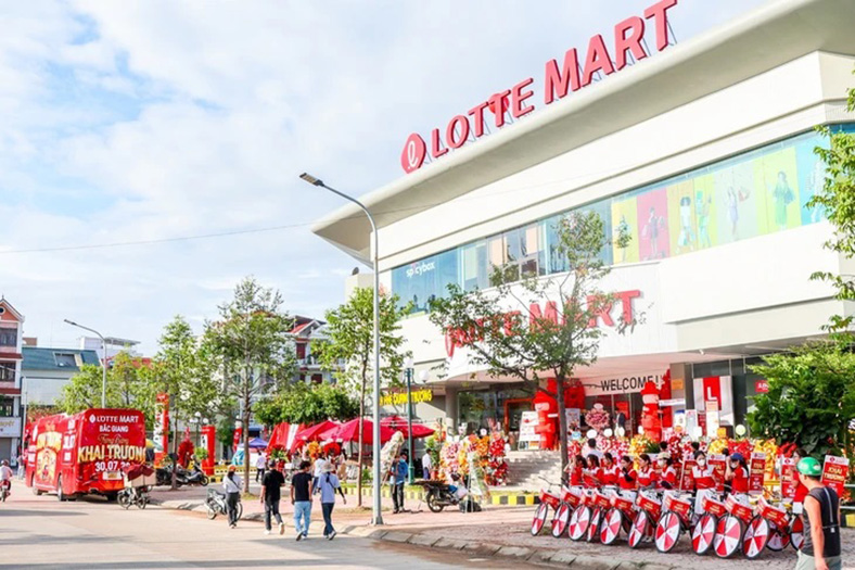 Khai trương Lotte Mart Bắc Giang, cơ hội trúng thưởng ô tô VinFast VF3