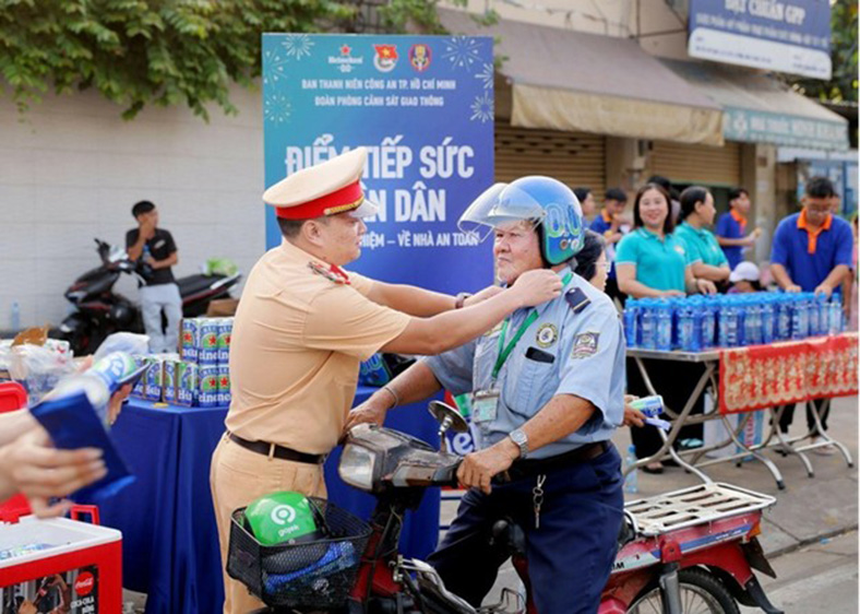 Bloomberg: Vì sao Việt Nam là "trái tim đổi mới" của Heineken toàn cầu?