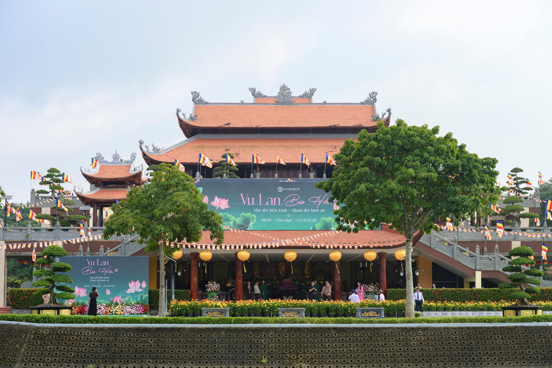Một mùa Vu lan ấm cúng và thanh tịnh tại Hoa Viên Bình An