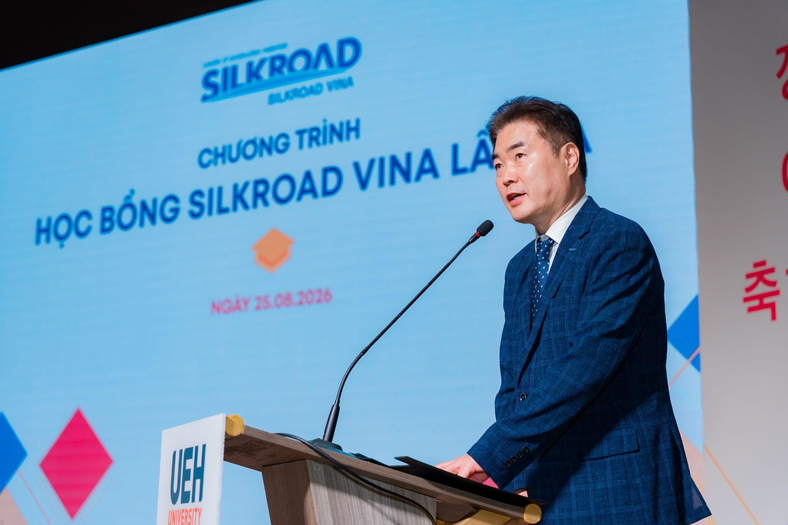 Silkroad Vina trao 1 tỉ đồng học bổng, lan tỏa giá trị giáo dục bền vững