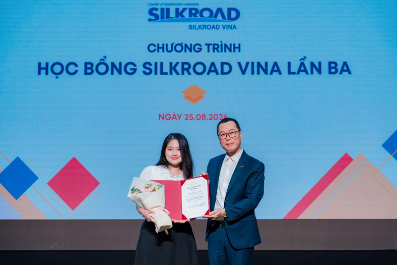 Silkroad Vina trao 1 tỉ đồng học bổng, lan tỏa giá trị giáo dục bền vững