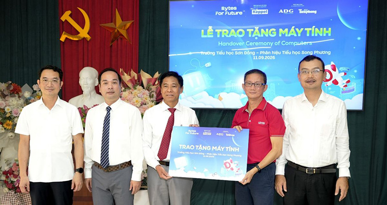 Keppel tặng máy tính, nâng cao kỹ năng số cho hơn 2.300 học sinh Hà Nội
