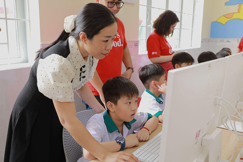 LG mang công nghệ đến gần hơn với học sinh tiểu học tại Đồng Nai