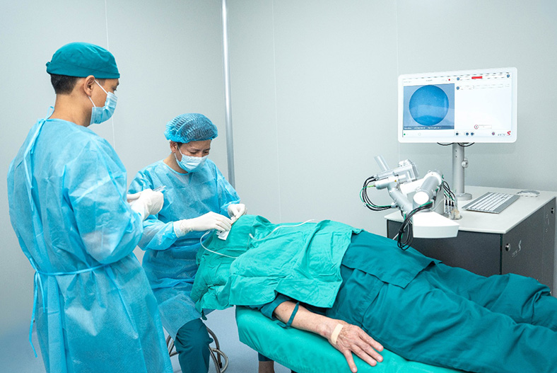 Chủ động chăm sóc đôi mắt để an tâm tận hưởng tuổi già