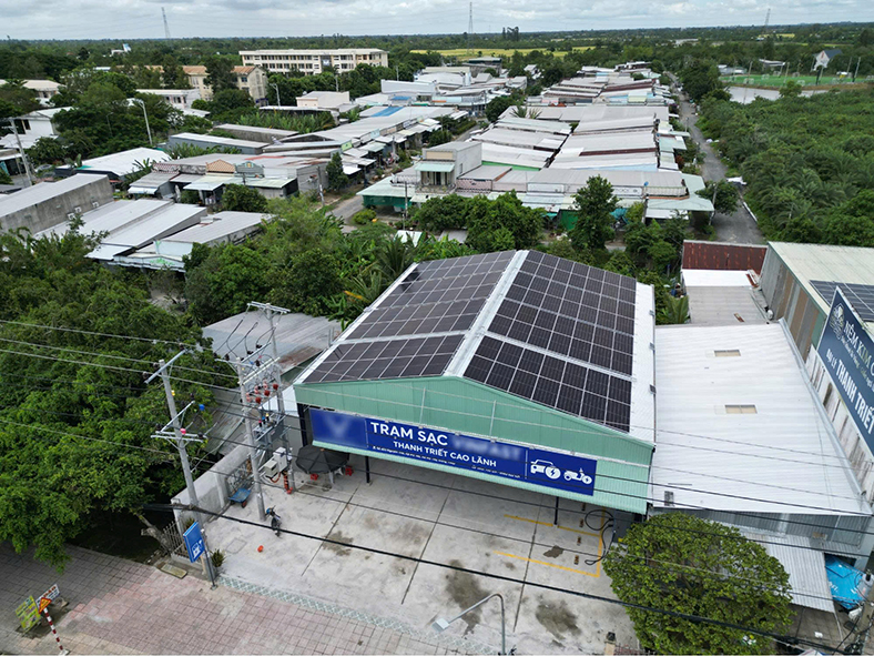 Việt Nam Solar cung cấp giải pháp điện mặt trời cho trạm sạc xe điện