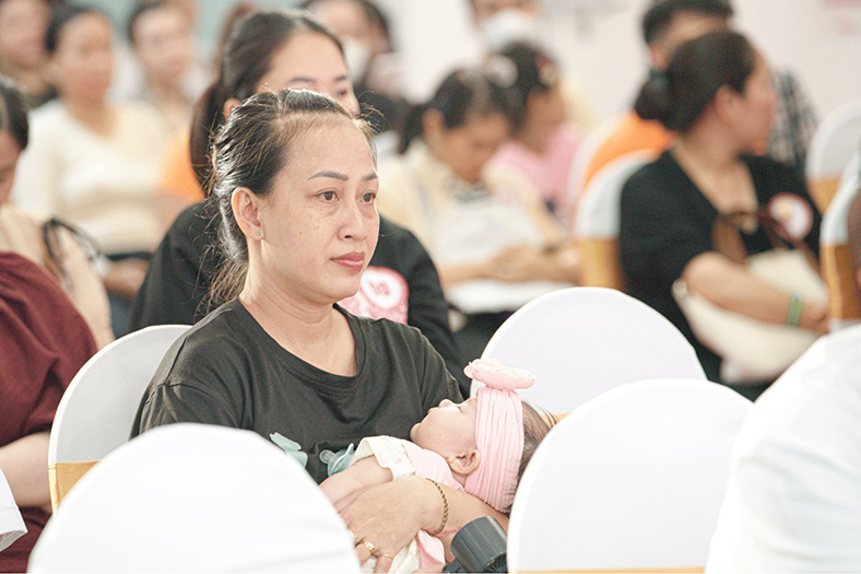 7 năm hiếm muộn và 'trái ngọt' của người mẹ mãn kinh sớm