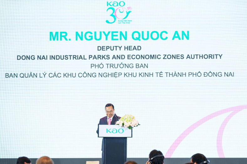 Khoảng trống y tế của hàng triệu nữ lao động di cư