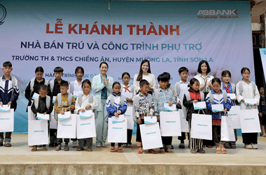 Khánh thành nhà bán trú và công trình phụ trợ cho trẻ em Sơn La