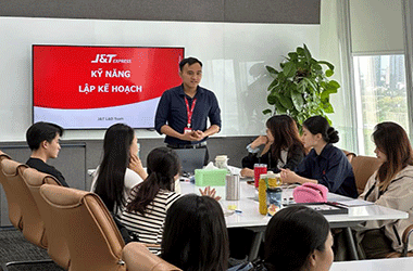 Thực tập sinh - Tạo nguồn: Bệ phóng cho thế hệ trẻ