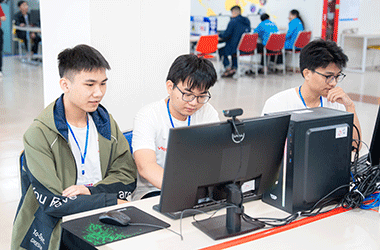 OLP'25, OlpAI'25, Procon'25, ICPC Asia HCMC 2025: Khai phá tài năng công nghệ trẻ