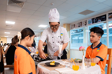 Sinh viên tự mở nhà hàng chay: Đồ án tốt nghiệp không còn nằm trên giấy