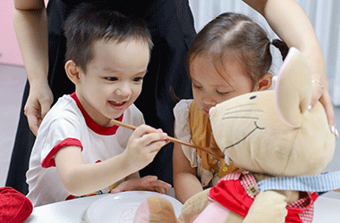 Phương pháp giúp cha mẹ đồng hành cùng trẻ học tiếng Anh từ sớm
